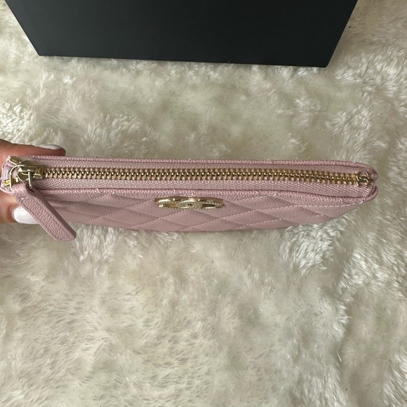 Chanel pouch - Picture 2 of 8